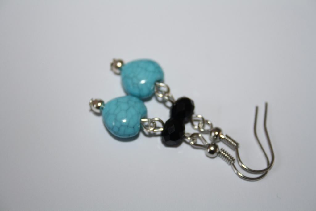 Oorbellen met zwarte facetrondellen in blauwe hartjes, Overige materialen, Hangers, Blauw, Nieuw