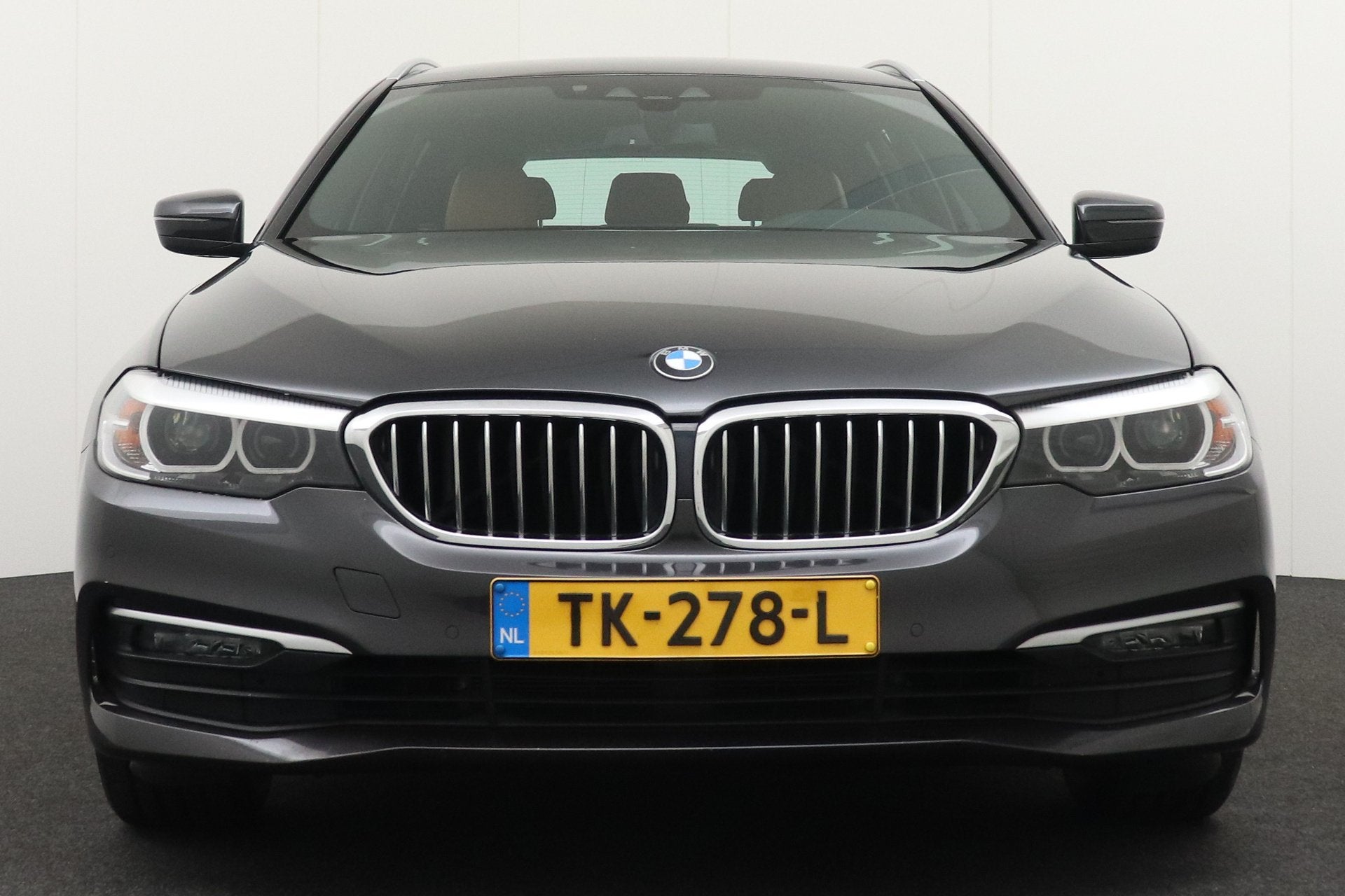 BMW 5 Serie Touring 520i 184 PK High.Exe Trekhaak Leder Elek, Auto's, Automaat, Achterwielaandrijving, Euro 6, 2000 kg