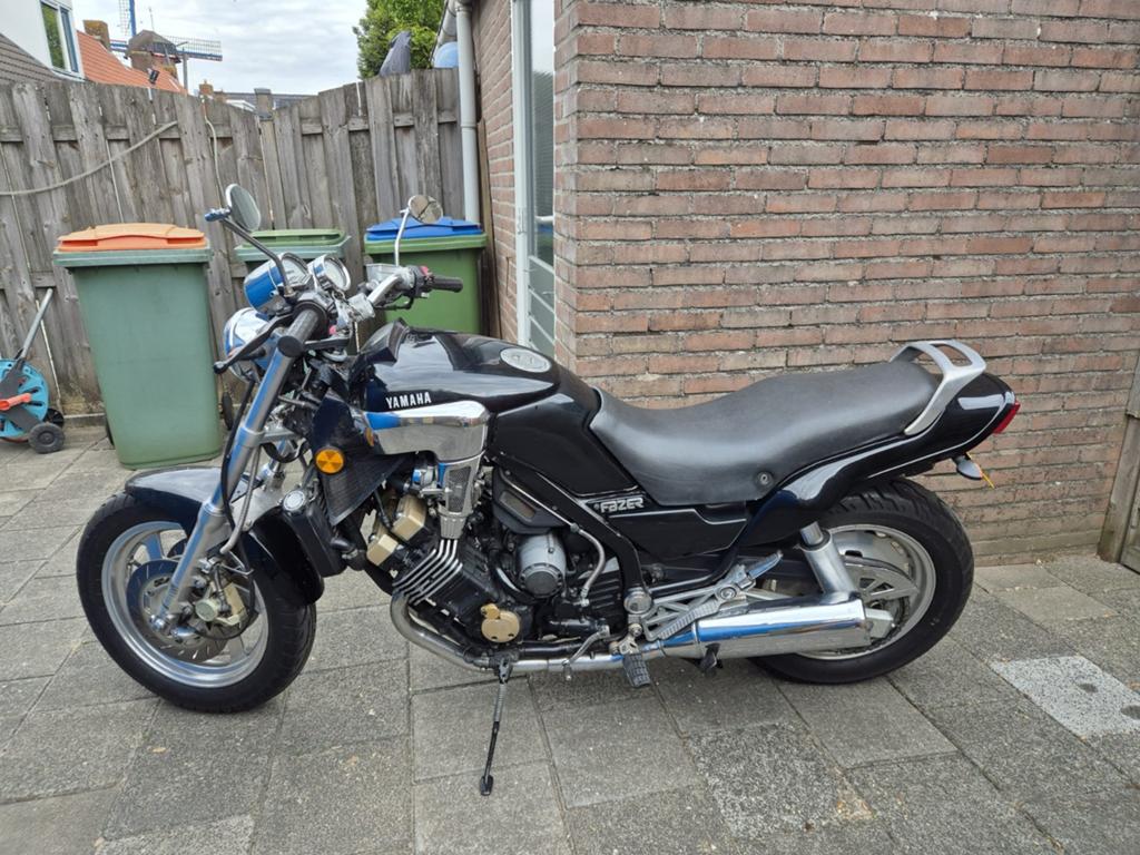 Yamaha Fazer: Klassieke Naked Bike met Krachtige Motor, 4 cilinders, Motorrijbewijs A, Gebruikt, Particulier