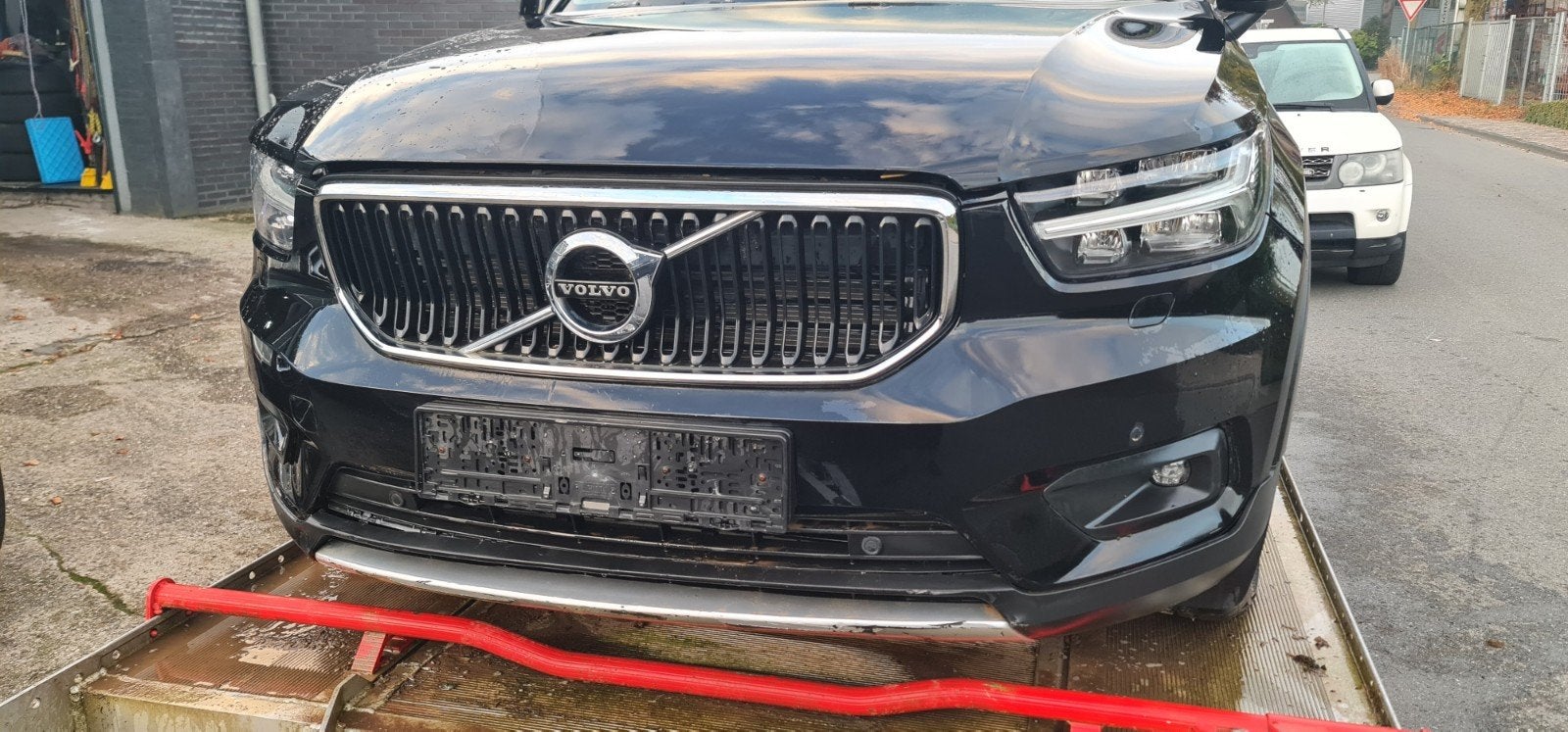 Foto 6 van Volvo XC40 T3 als sloopobeject