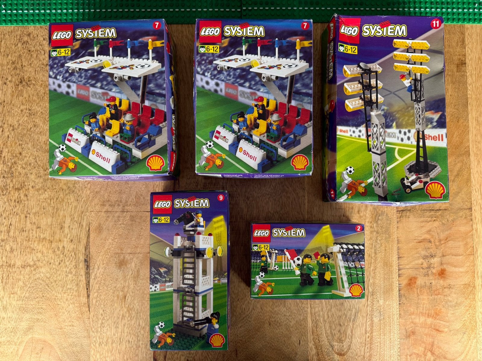 Geseald Vintage Lego system voetbal stadion shell, Kinderen en Baby's, Speelgoed | Duplo en Lego, Nieuw, Lego, Complete set, Compleet