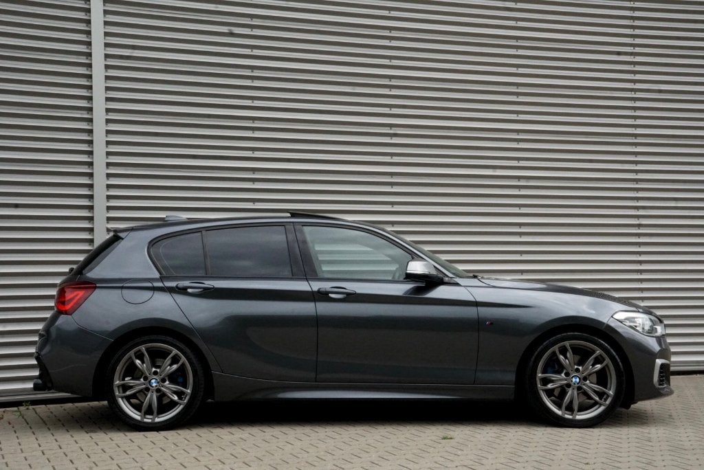 BMW 1-Serie 125d M-Sport Shadow ACC/Schuifdak/Keyless/Adapti, Auto's, Automaat, 1995 cc, Zwart, 4 cilinders
