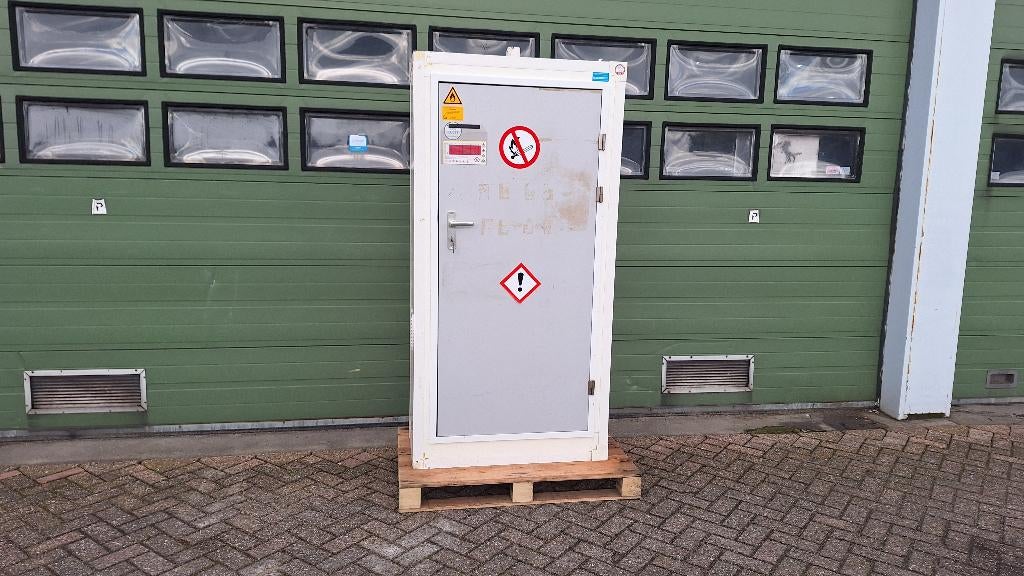 Chemicaliën kast miljeukast verfkast, Ophalen, Gebruikt, Brandkast, Industriepark 2a 9351PA Leek