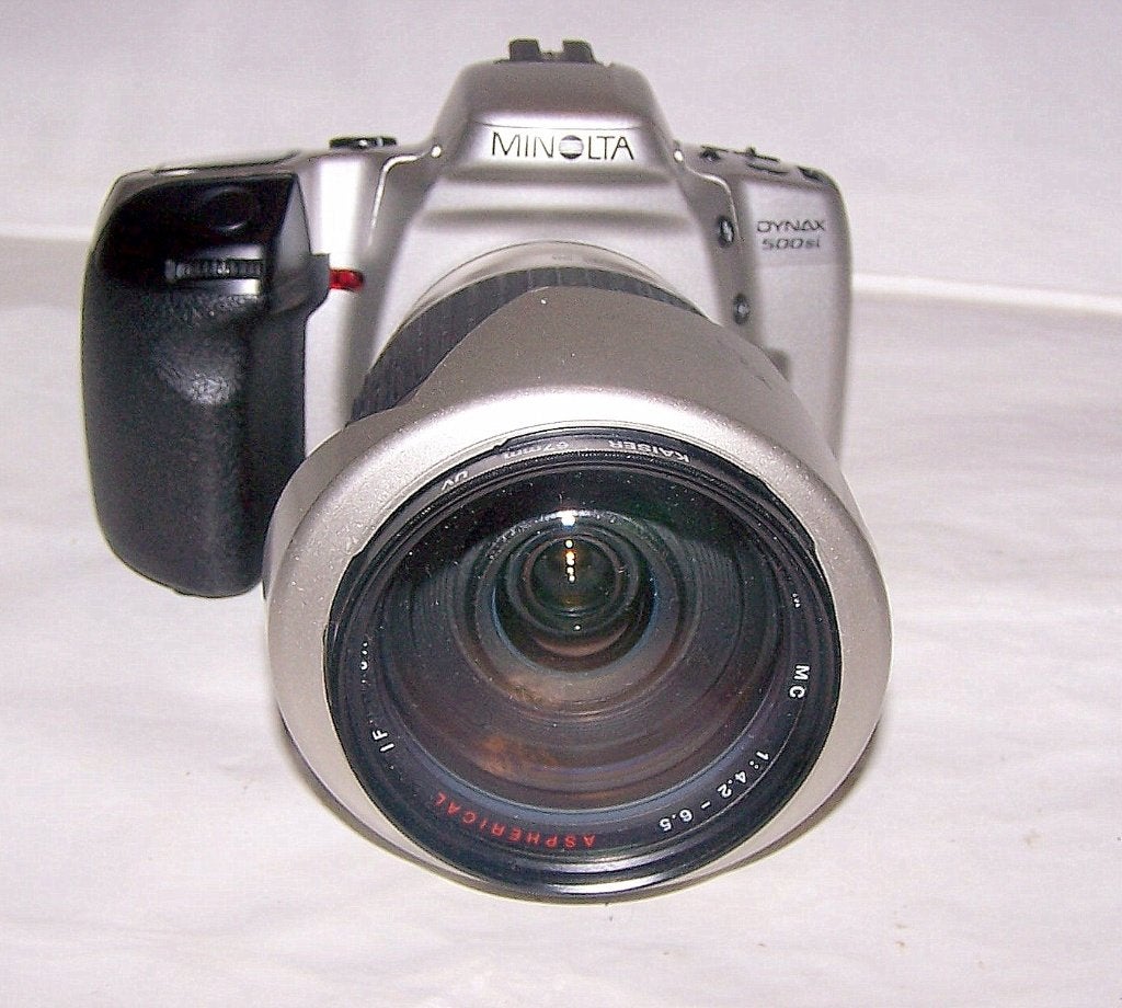 Minolta Dynax 500+Cosina Aspherical IF 1:4 6.5.2 28-210 lens, Audio, Tv en Foto, Fotocamera's Analoog, Ophalen of Verzenden, Zo goed als nieuw