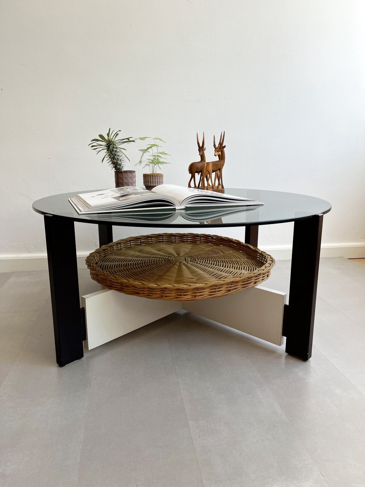 Vintage Space Age salontafel, rookglas blad, jaren 60, Ophalen, Gebruikt, 100 tot 150 cm, Glas