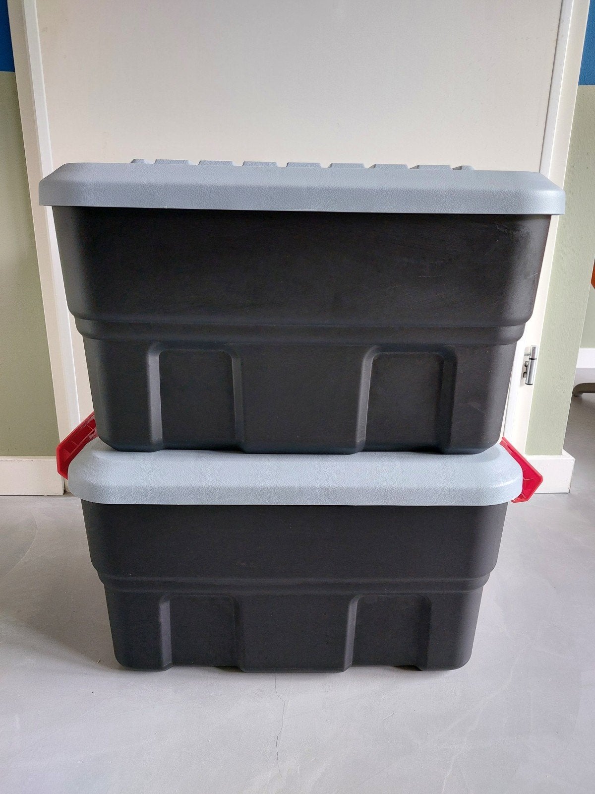 2 stevige afsluitbare opbergboxen, Huis en Inrichting, Woonaccessoires | Kisten, Minder dan 50 cm, Ophalen of Verzenden, Zo goed als nieuw