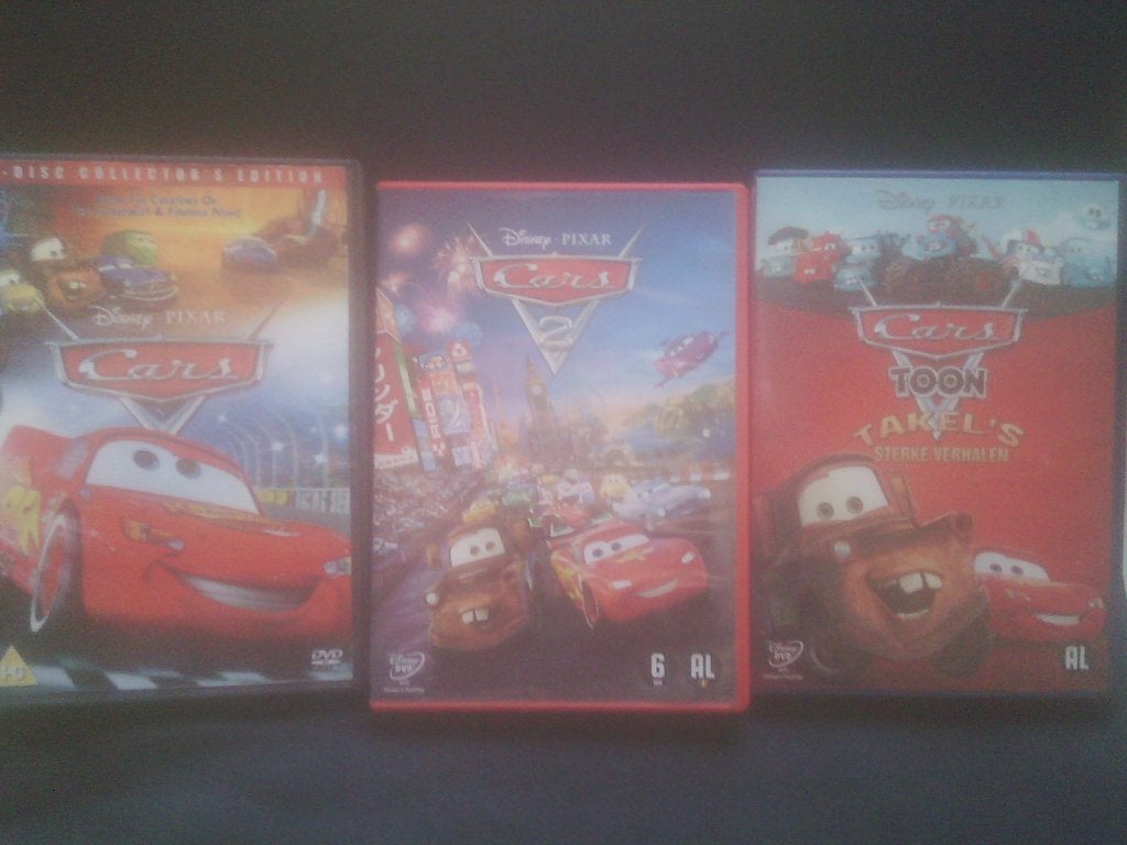 Disney Cars Auto's       DVD Films van Cars 1 + 2 + Carstoon, Ophalen of Verzenden, Zo goed als nieuw