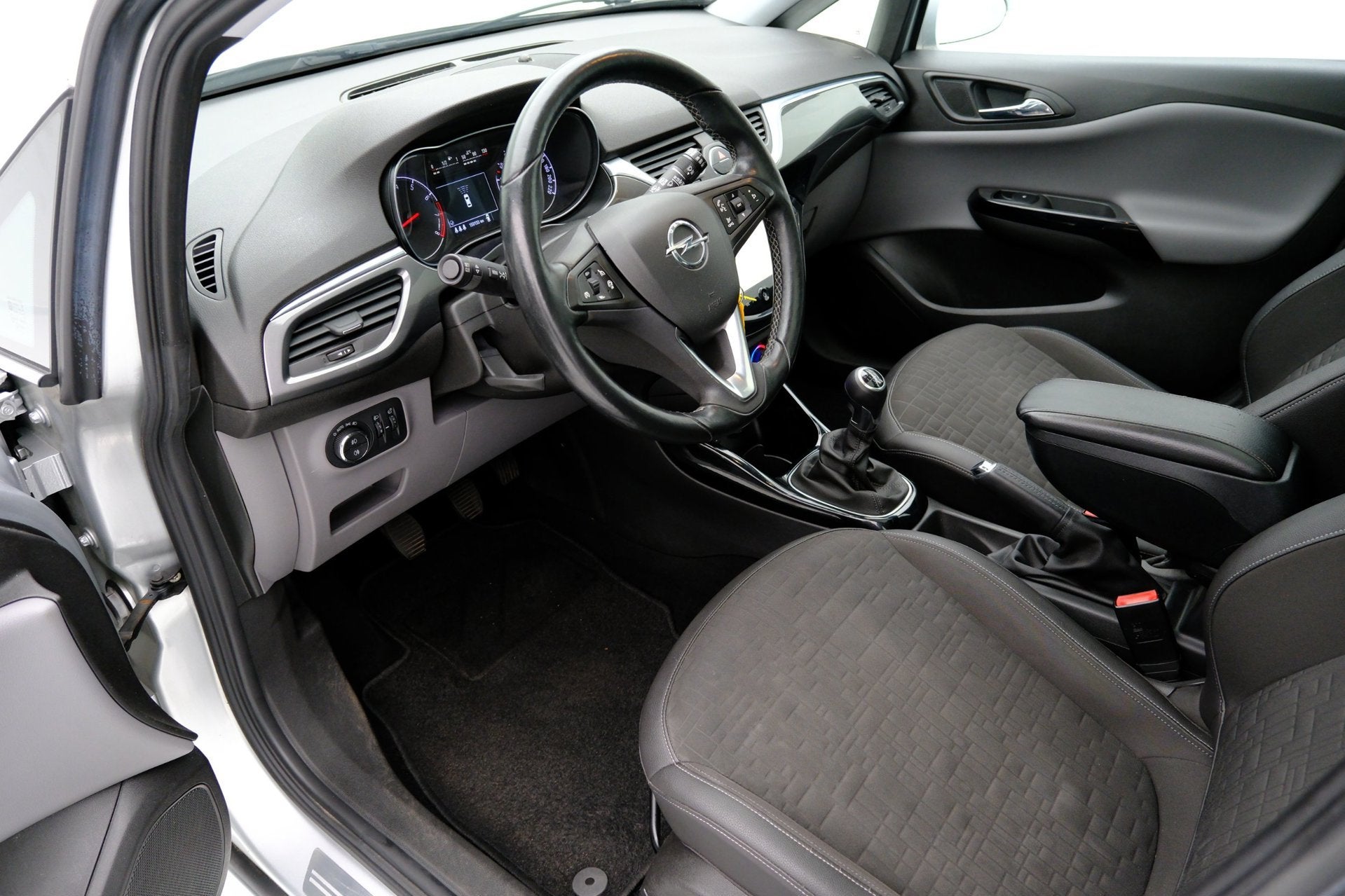 Foto 3 van Opel Corsa 1.0 Turbo Cosmo|Clima|PDC|LMV|Cruise|Stoelverw.