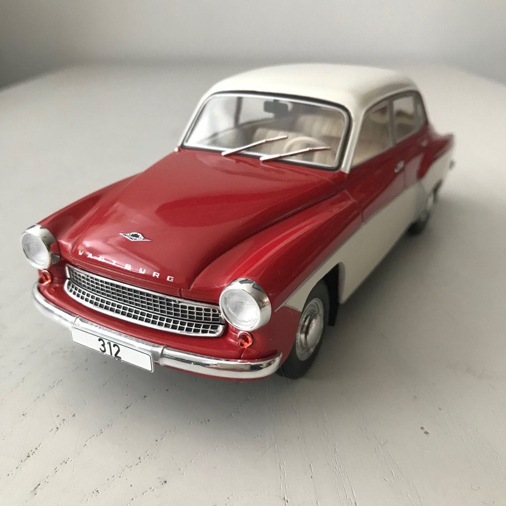 Wartburg 312 in 1:24, Ophalen of Verzenden, Zo goed als nieuw, Auto, Overige merken