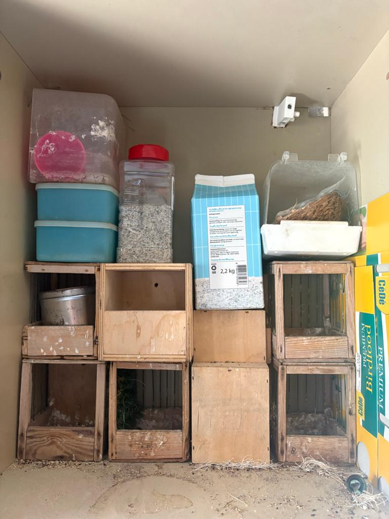 Diverse nestkasten en toebehoren, Ophalen of Verzenden, Hout, Vogelkooi