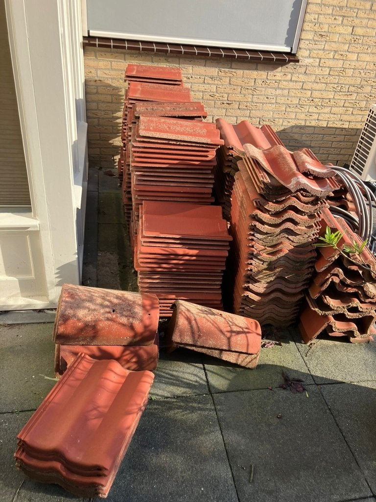 Mooie partij dakpannen teeuwen betonpannen, Doe-het-zelf en Verbouw, Dakpannen en Dakbedekking, Ophalen, Overige materialen, Overige kleuren