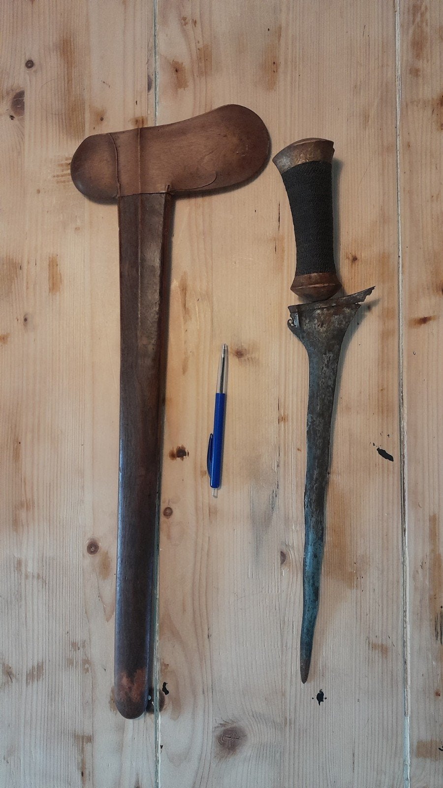 Grote keris kris, Verzamelen, Militaria | Algemeen, Verzenden, Overige soorten, Mes of Dolk