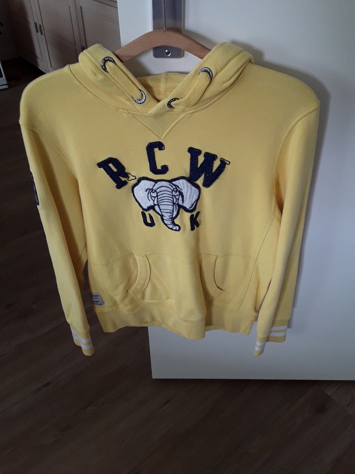 River Woods Hoodie Geel Maat 14 (ca. Maat 36/S), Kleding | Dames, Truien en Vesten, River Woods, Geel, Ophalen of Verzenden, Maat 36 (S)