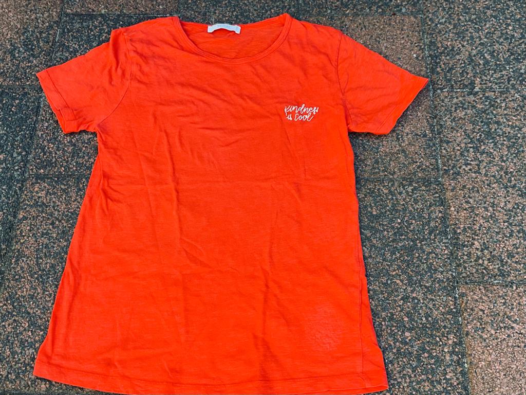 T-shirt met 'Kindness is Cool' opdruk van BY-BAR, Ophalen of Verzenden, Zo goed als nieuw, Jongen of Meisje, Shirt of Longsleeve