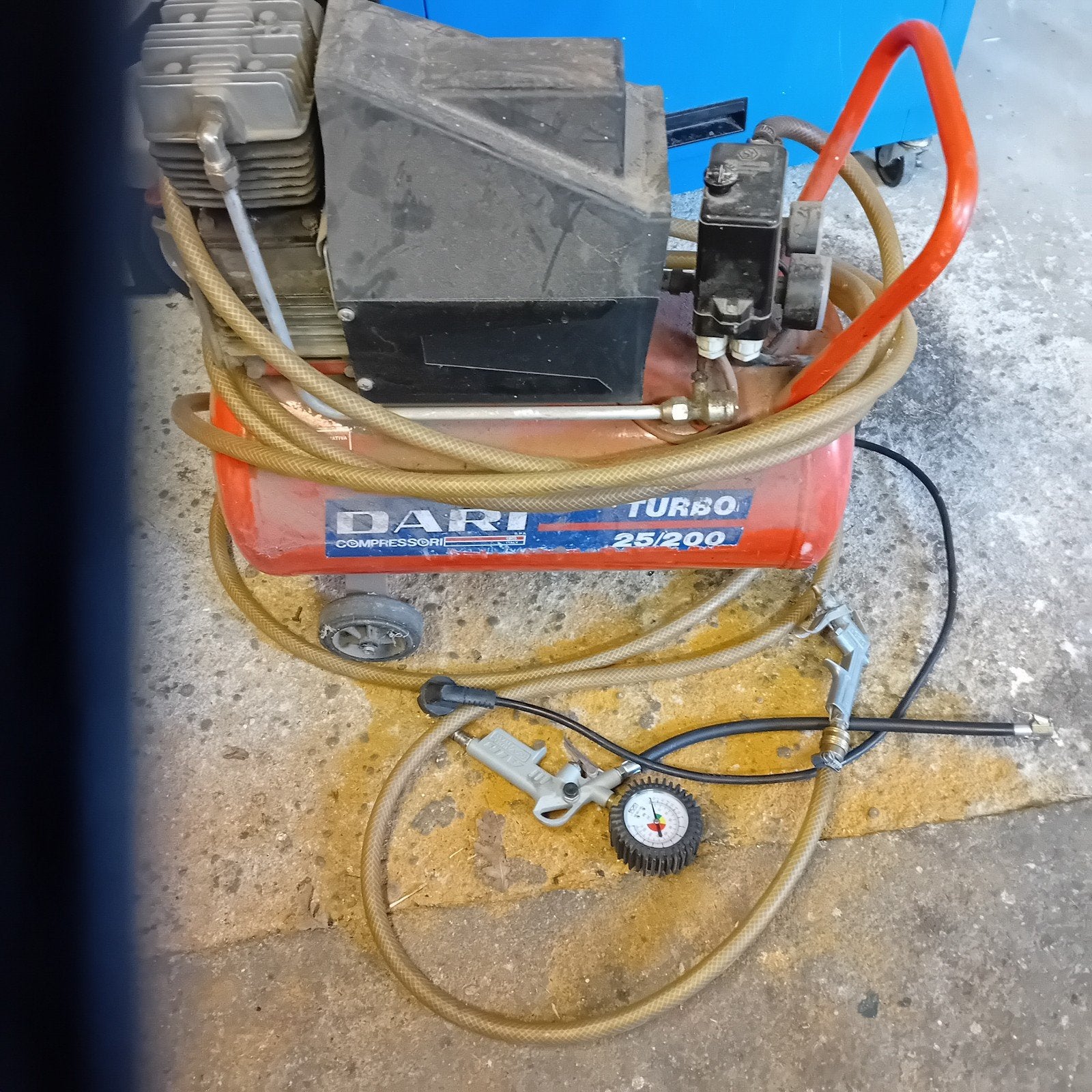 DARI Compressor Turbo 25/200 - Werkt goed, Doe-het-zelf en Verbouw, Ophalen, Gebruikt, 6 tot 10 bar, 200 tot 400 liter/min
