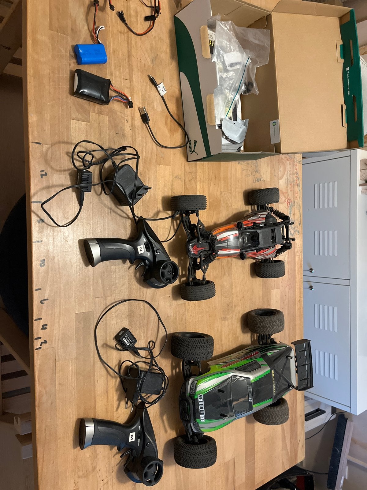 RC Auto's: 2x Velleman Velox V2 met extra's, Elektro, Gebruikt, Auto offroad, Ophalen of Verzenden