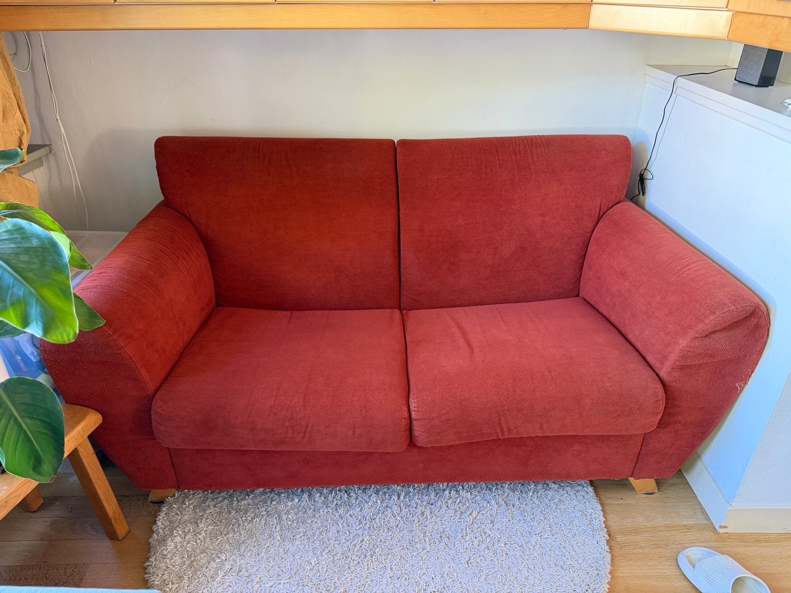 Comfortabele 2-zitsbank in terracotta kleur, Ophalen, Gebruikt, 150 tot 200 cm, Tweepersoons