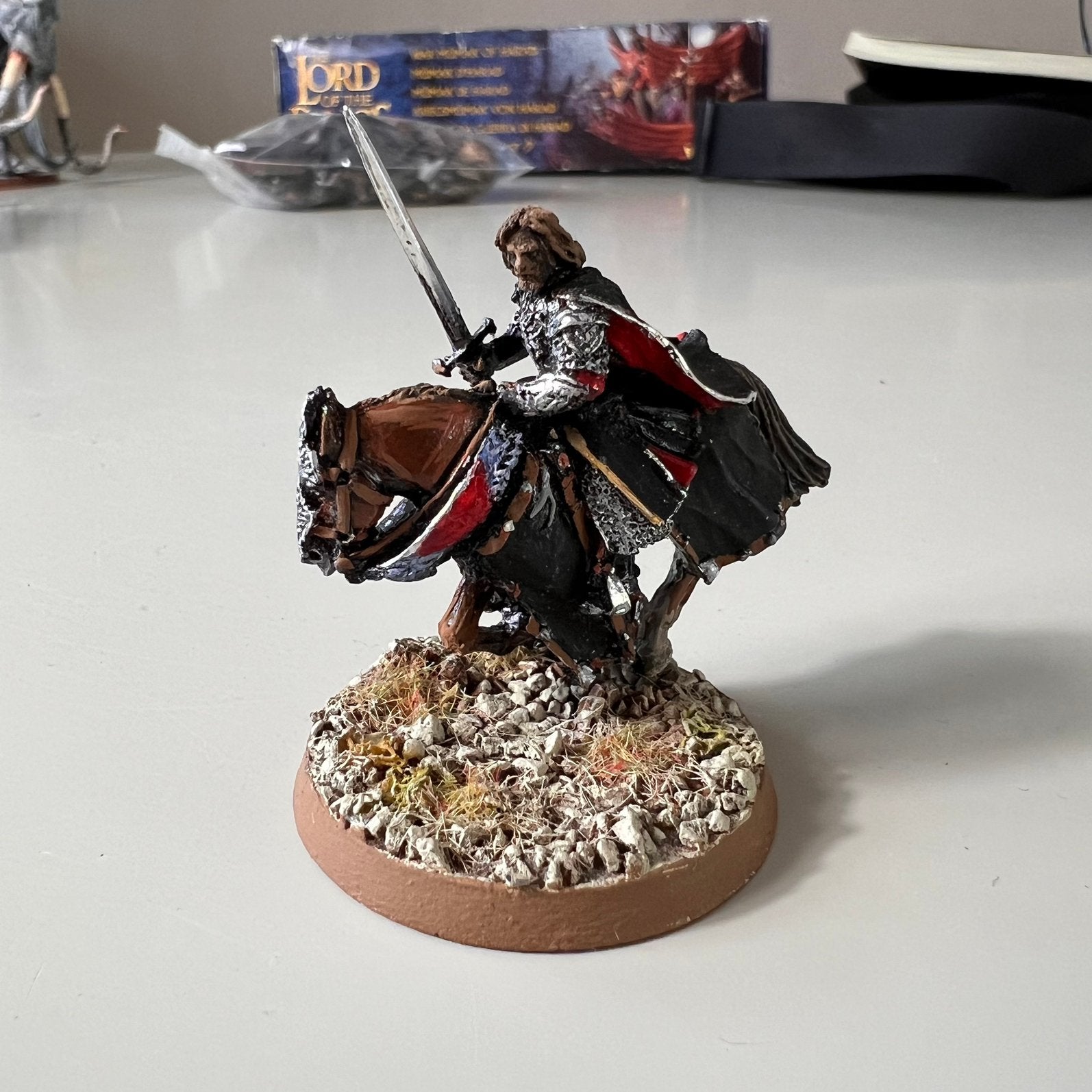 Games Workshop LOTR - MESBG - Mounted King Elessar Aragorn, Figuurtje(s), Zo goed als nieuw, Geverfd, Lord of the Rings