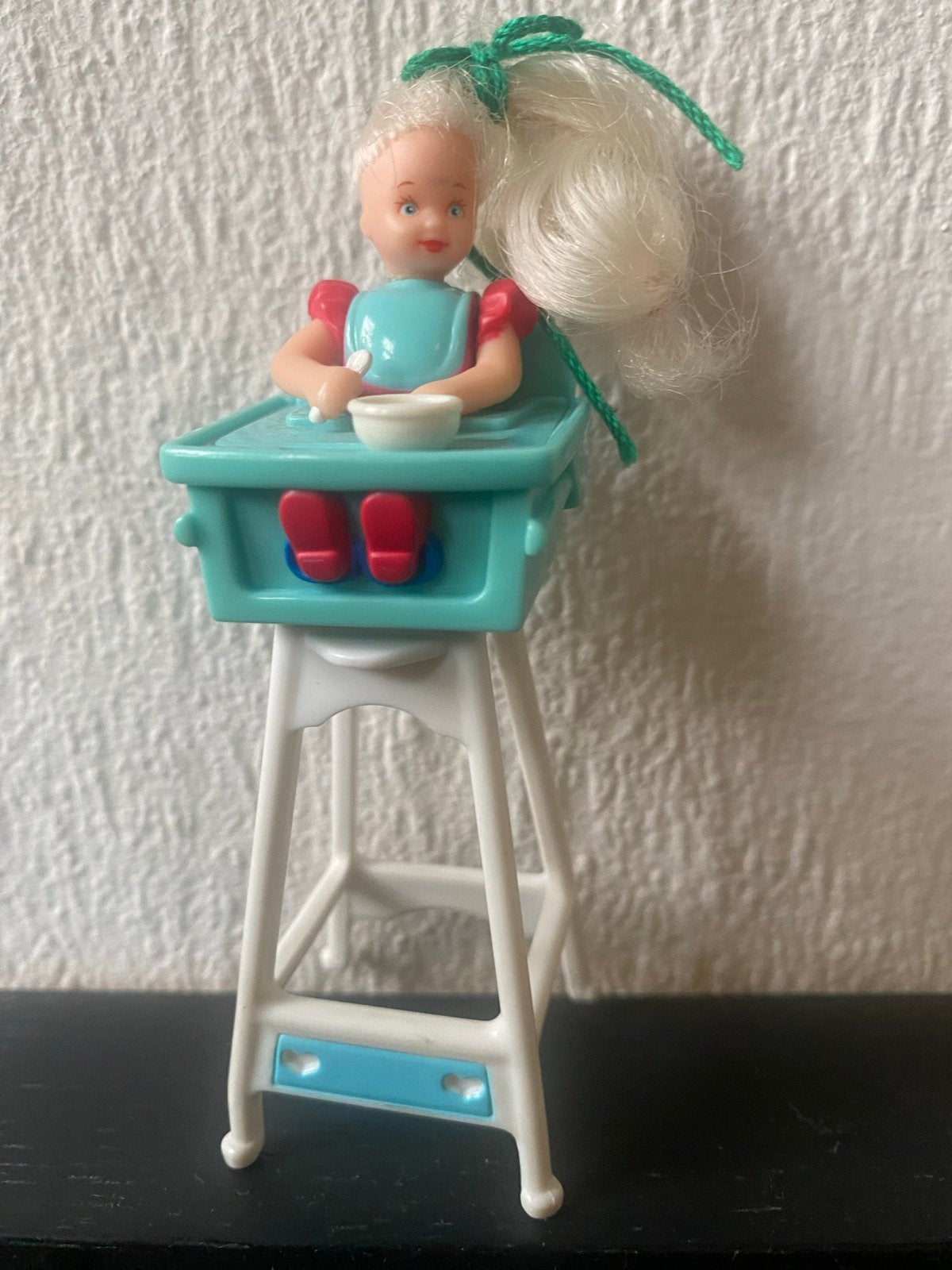 Vintage Barbie Babypop in kinderstoel - Mattel 1998, Ophalen of Verzenden, Gebruikt, Babypop