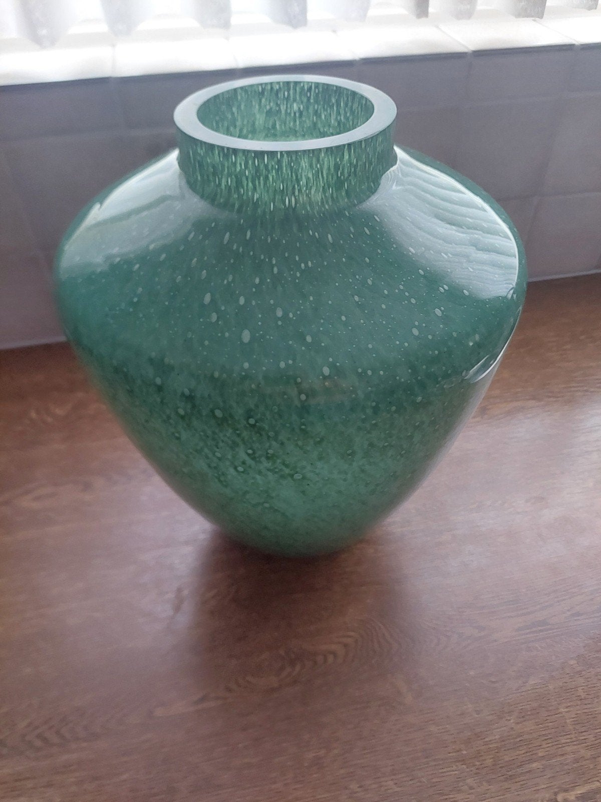 Grote groene glazen vaas van Hana Design, Huis en Inrichting, Woonaccessoires | Vazen, Ophalen of Verzenden, Nieuw, Glas, 30 cm