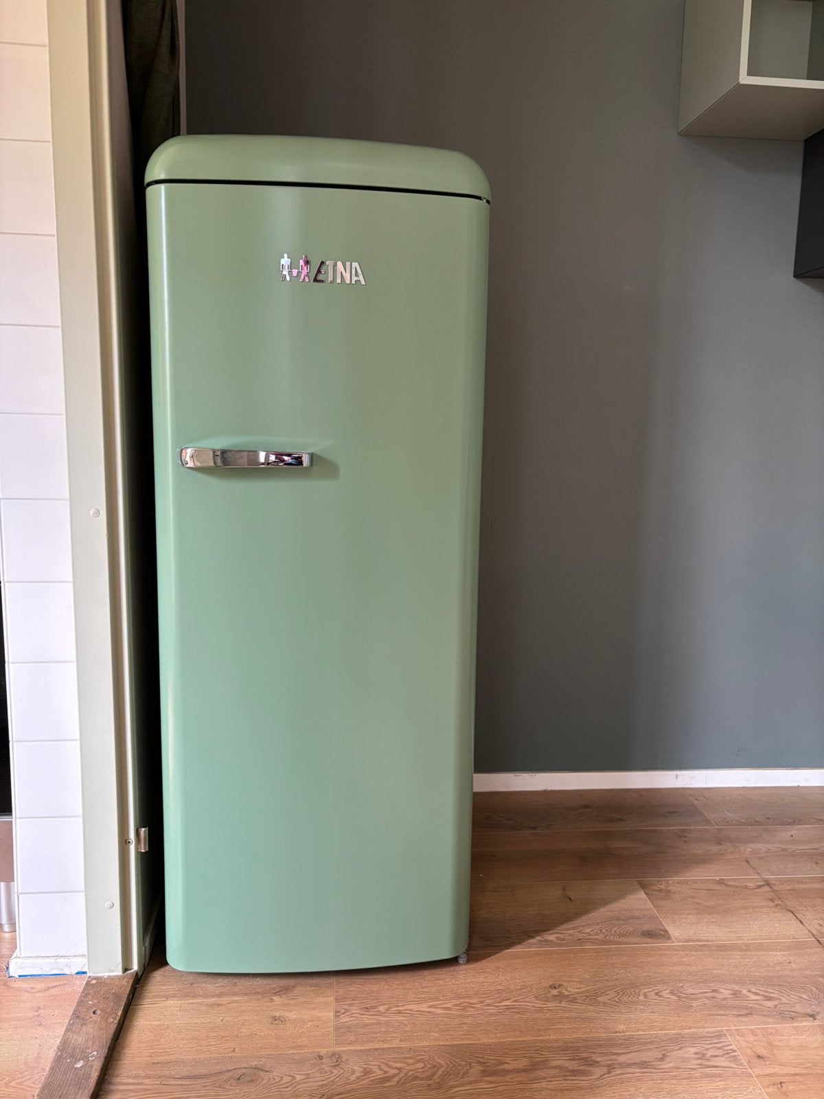 Etna groene retro Koelkast, Ophalen, 200 liter of meer, Zo goed als nieuw, 140 tot 160 cm