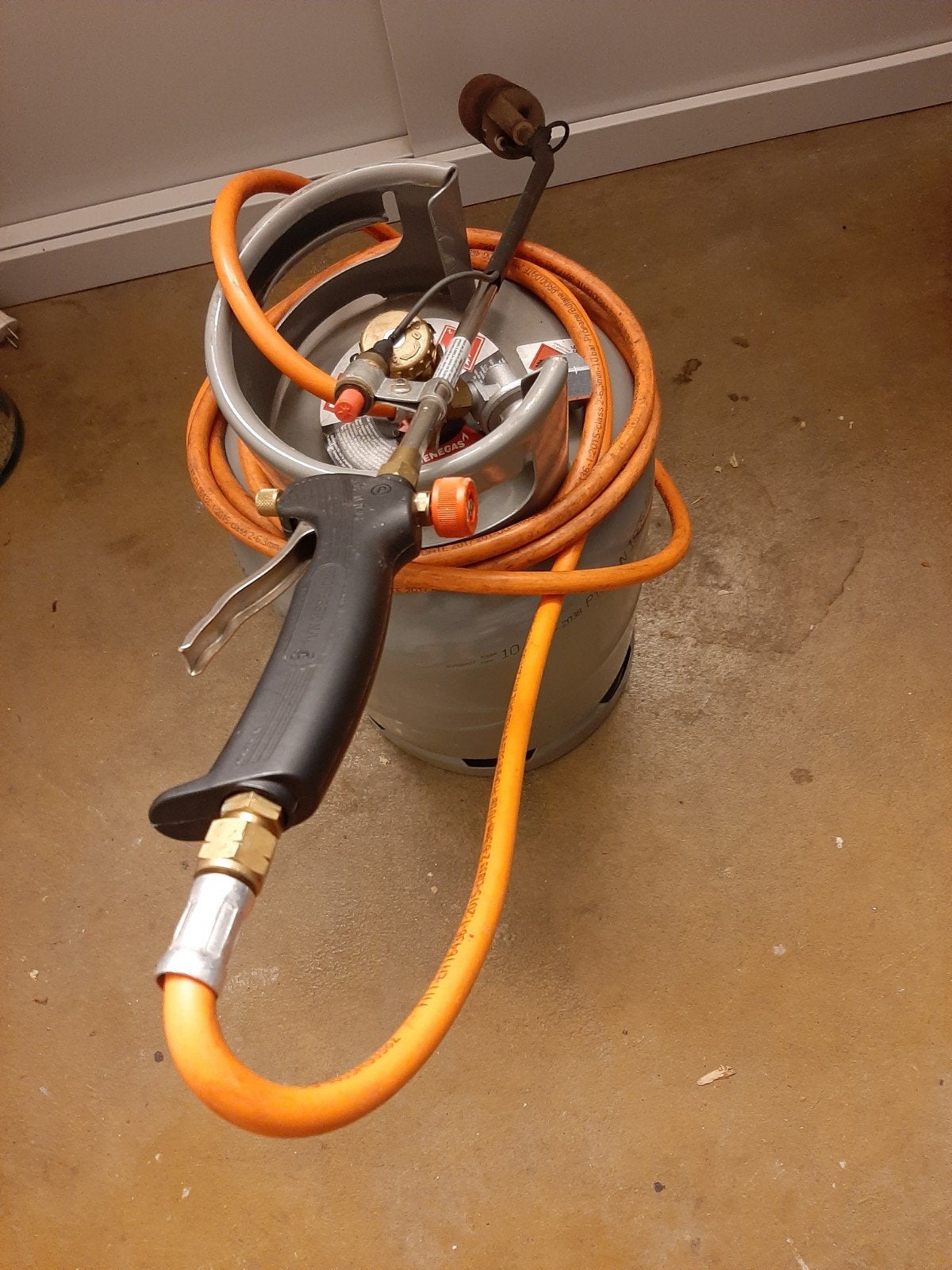 Onkruidbrander met grote gasfles, Ophalen, Gebruikt
