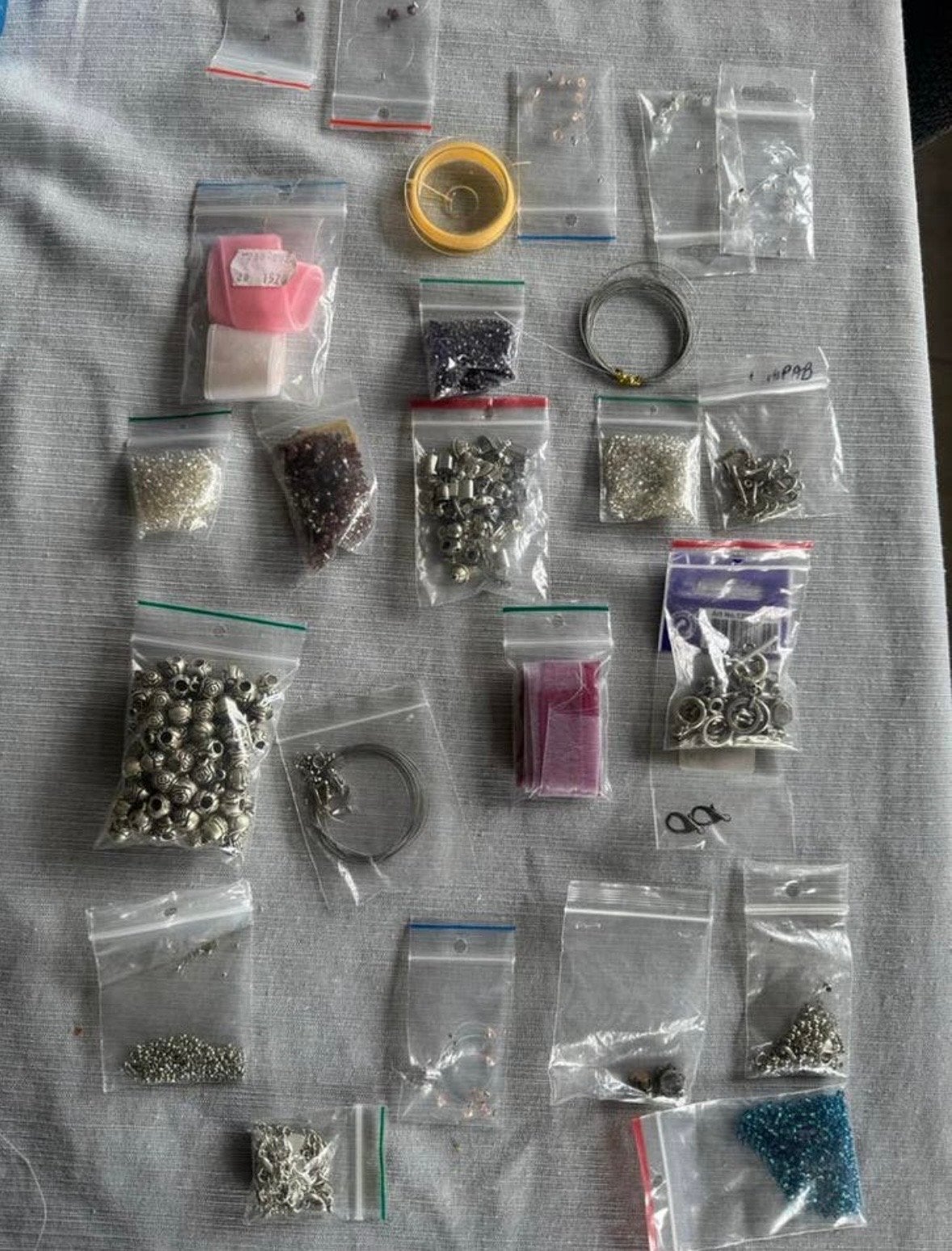 Grote partij kralen, sieraden en benodigdheden, Verzenden, Gebruikt, Bedel