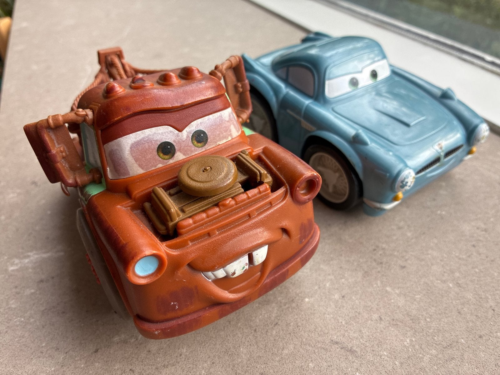 Disney Cars Mater en Finn McMissile speelgoedauto's, Ophalen of Verzenden, Gebruikt