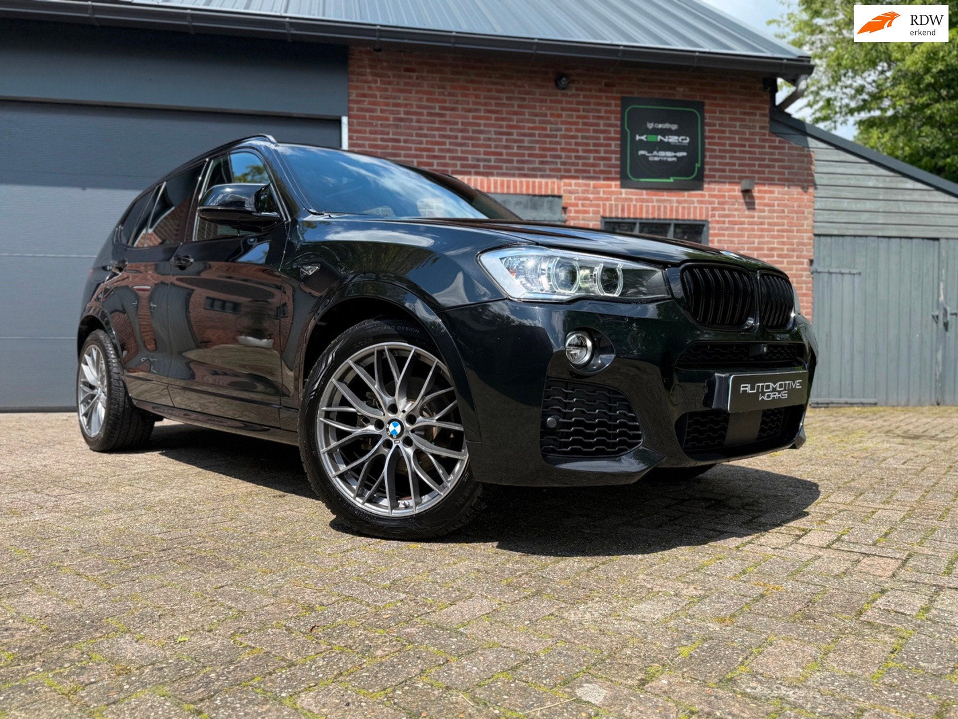 BMW X3 XDrive35i Pano l Carbon l Harman Kardon | HUD | Apple, Automaat, Gebruikt, 2000 kg, Zwart