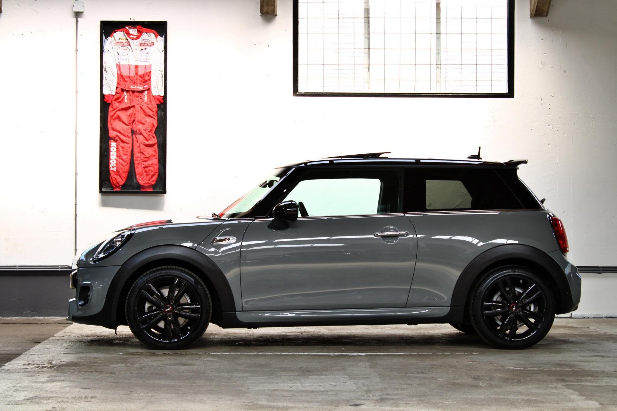 MINI 3-Deurs 2.0 Cooper S Knightsbridge Edition | JCW | JCW, Auto's, Gebruikt, Met garantie (alle), 4 stoelen, Origineel Nederlands
