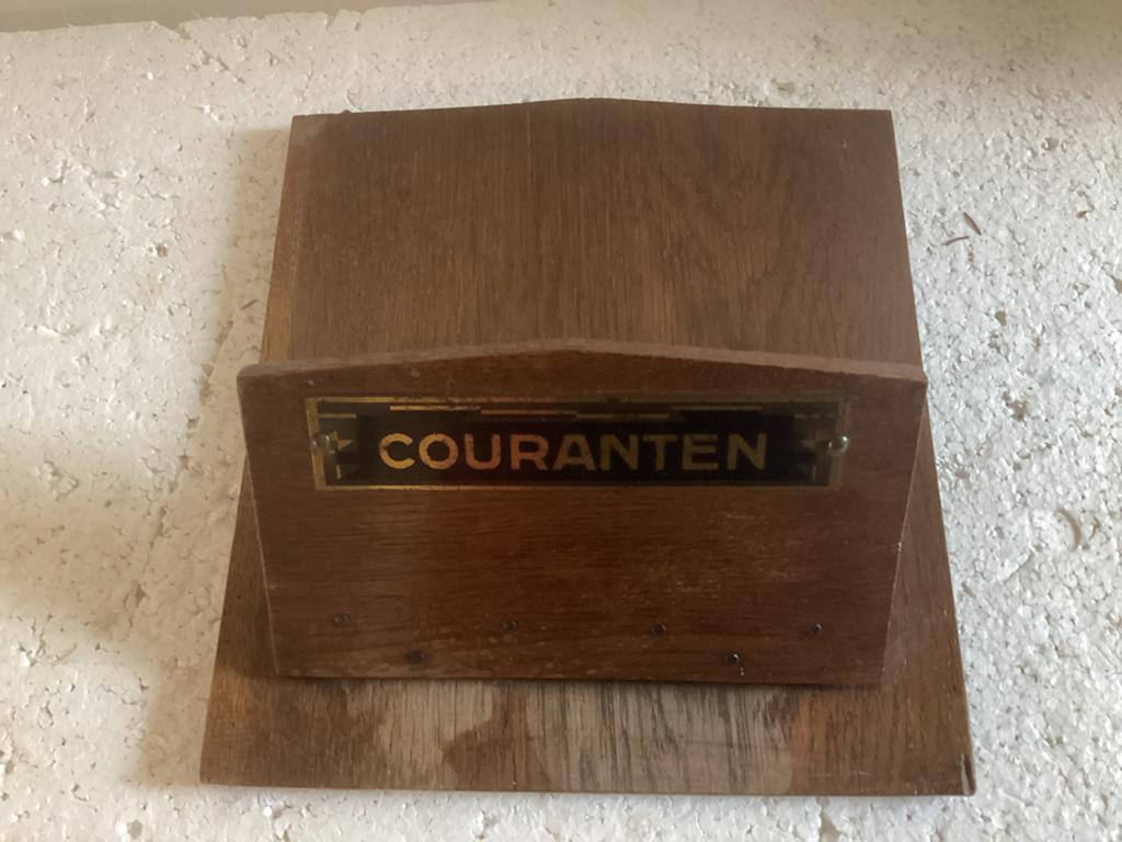 Vintage houten krantenhouder - 'Couranten', Ophalen of Verzenden, Zo goed als nieuw