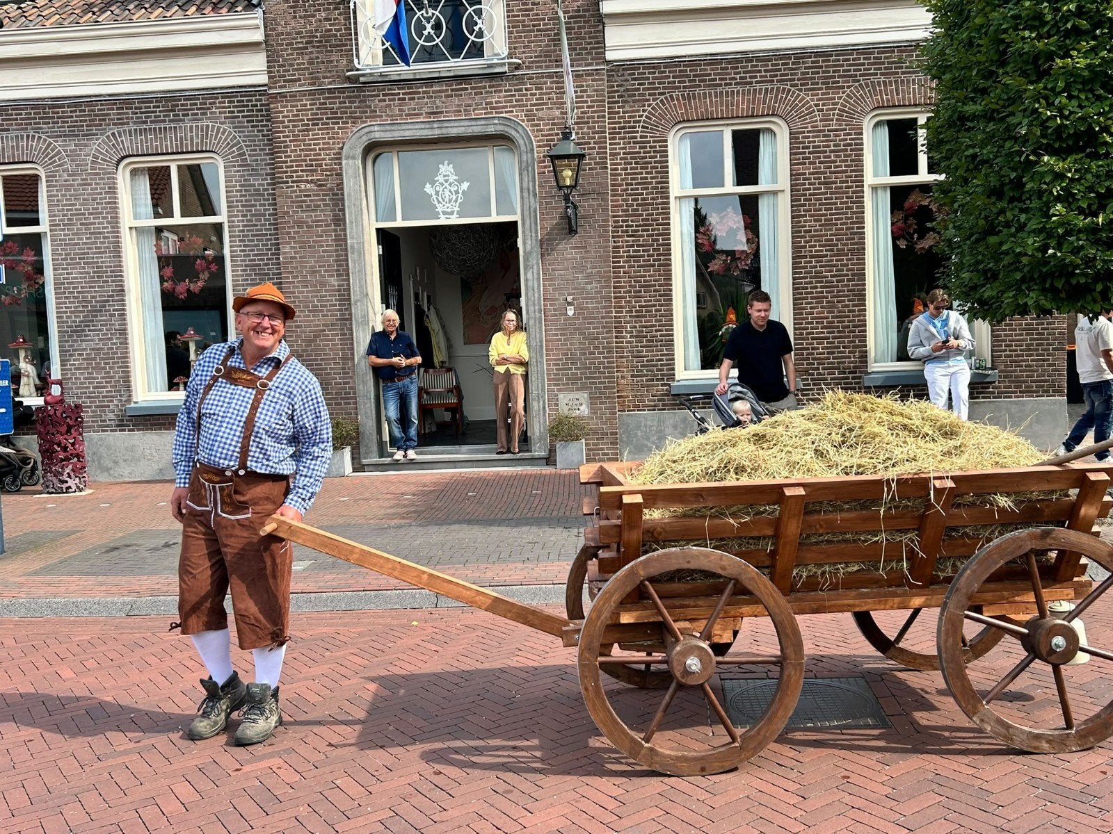 Optocht wagen praalwagen, Hobby en Vrije tijd, Ophalen, Zo goed als nieuw, Feestartikel, Overige