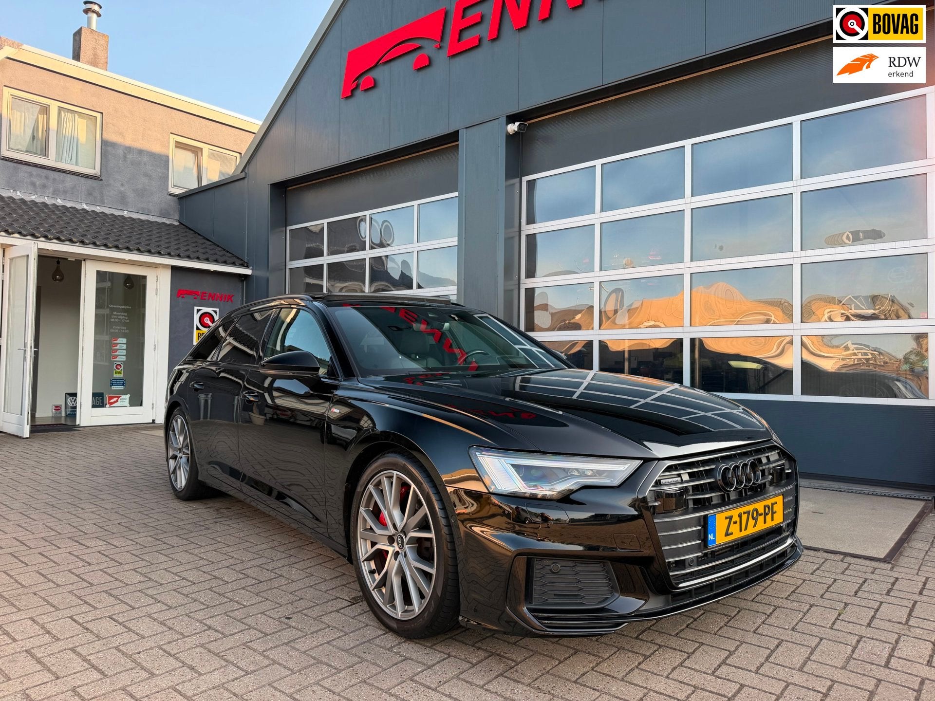 Audi A6 Avant 55 TFSI e quattro Competition / Pano / HuD / T, Auto's, Audi, 14 kWh, Gebruikt, 4 cilinders, Leder en Stof