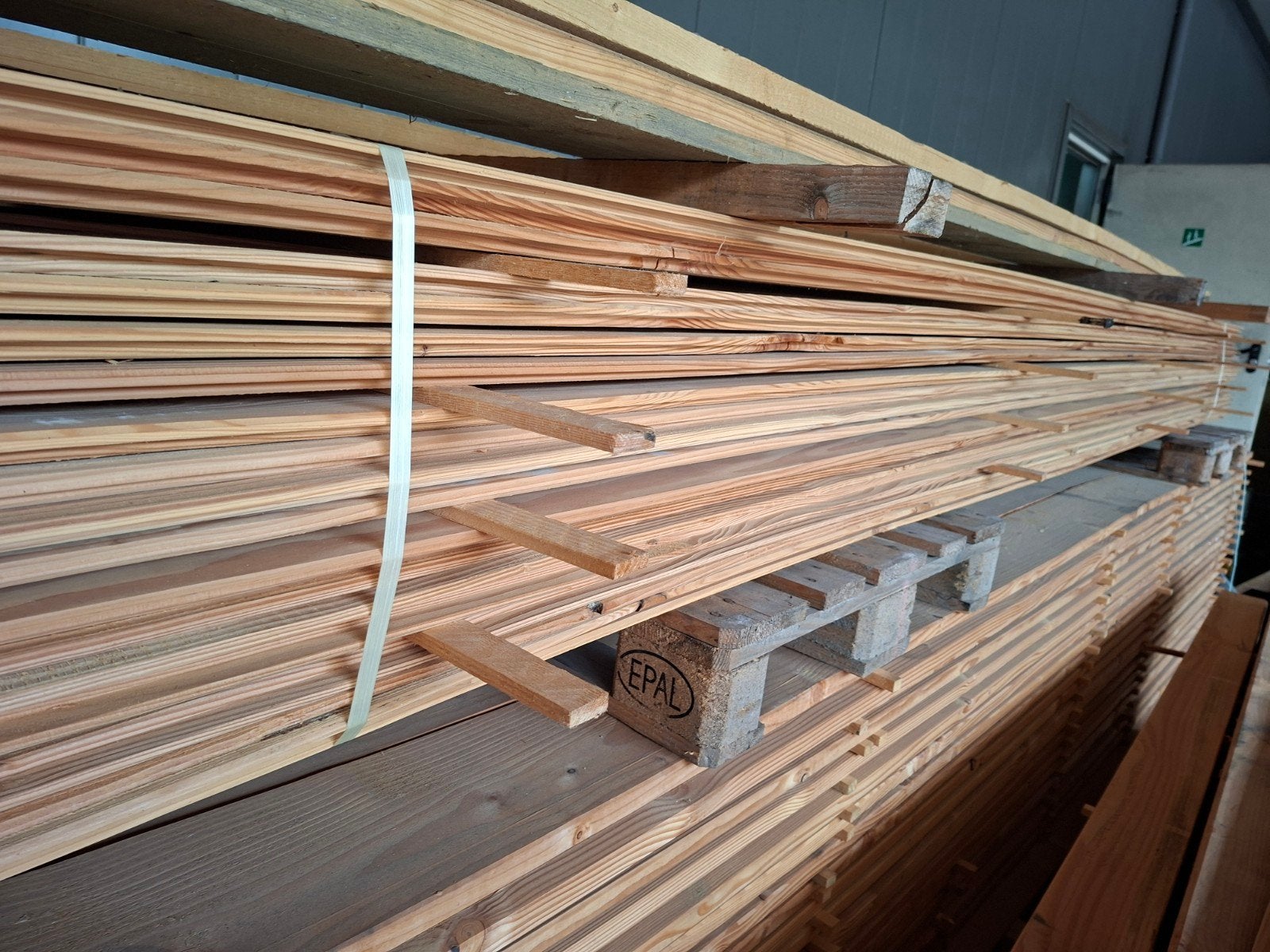 DEZE WEEK OPHALEN partij douglas sponningplanken 77,5 m2