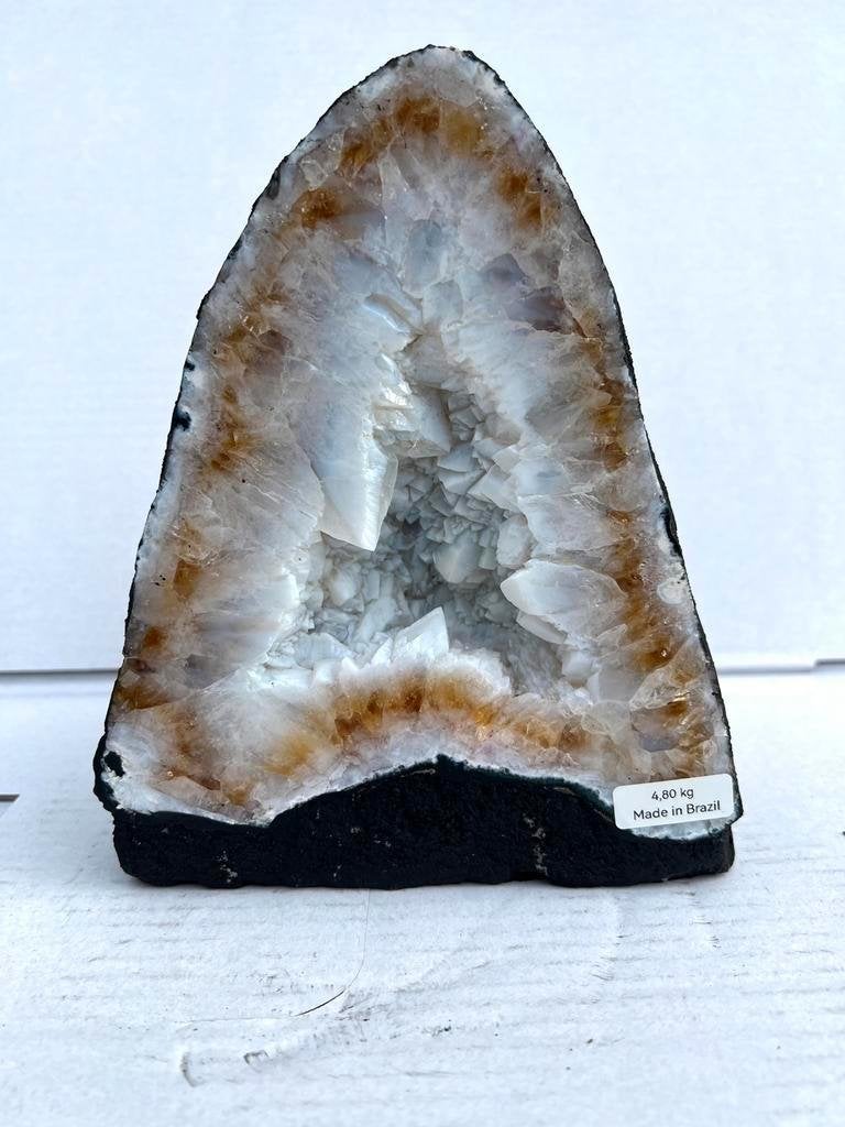 Citrien geode met witte kristal punten 4.80kg, Ophalen of Verzenden, Mineraal