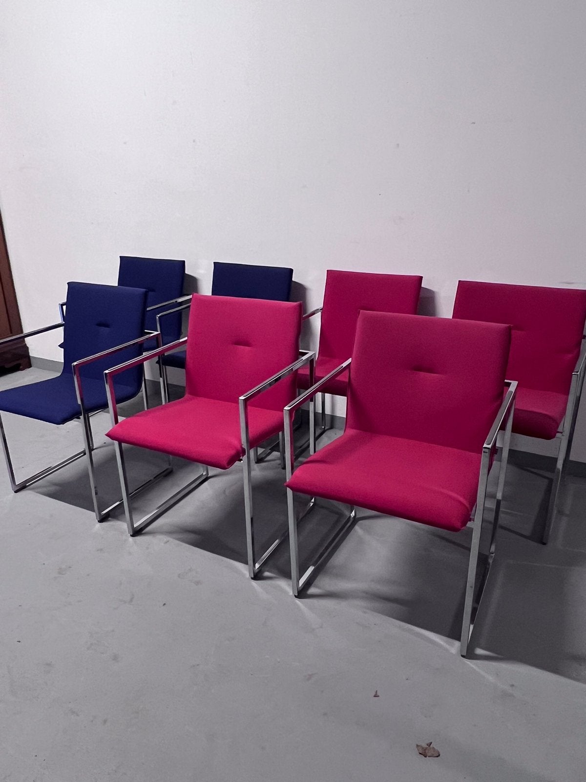 Arco stoelen, Ophalen