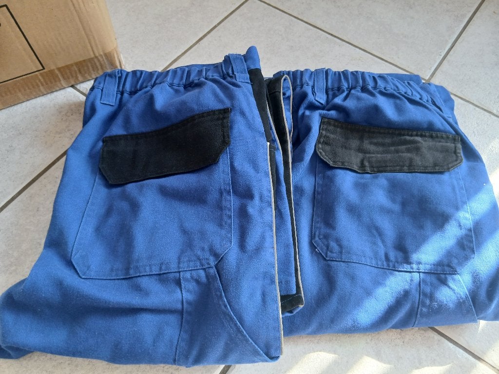 2 x werkbroeken(1 nieuwe ,1 kort gebruikte werkbroek), Ophalen of Verzenden, Nieuw, Dames, Broek