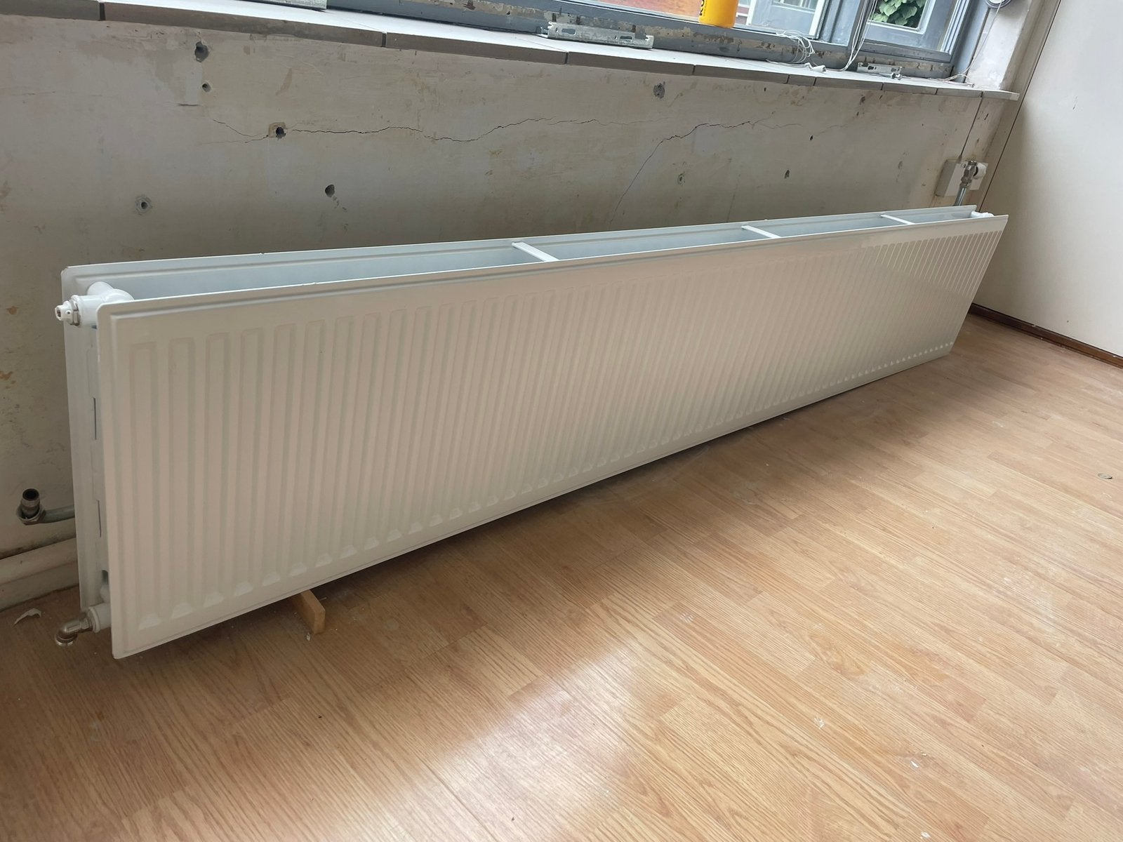Radiator 220x40, Ophalen, 30 tot 80 cm, Radiator, 150 cm of meer