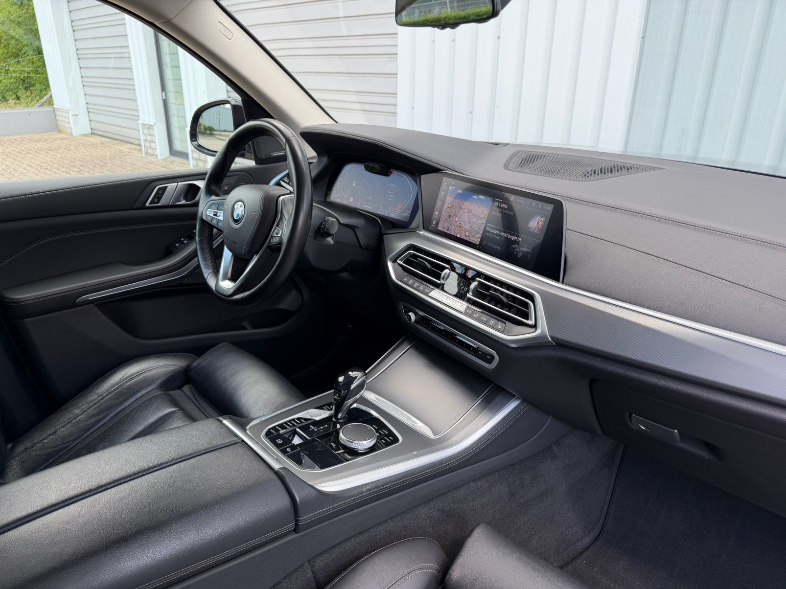BMW X5 xDrive 30d High Executive | Softclose | HUD | Laser, Automaat, 2993 cc, 255 €/maand, Leder