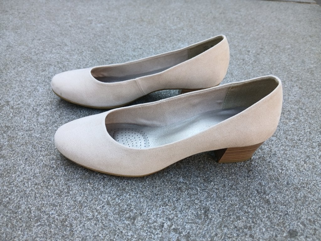 Damesschoen met hak, maat 38, beige, nog heel netjes, Beige, Overige typen, Ophalen of Verzenden, Zo goed als nieuw