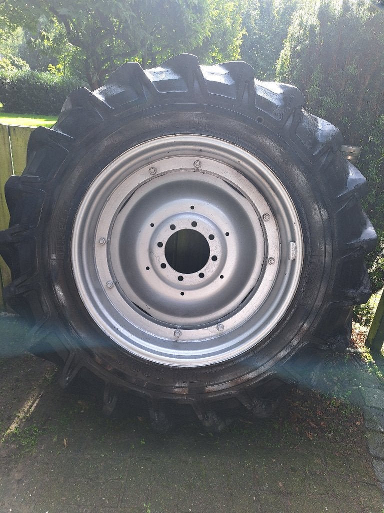 Tractor wielen 18-4-38, Ophalen