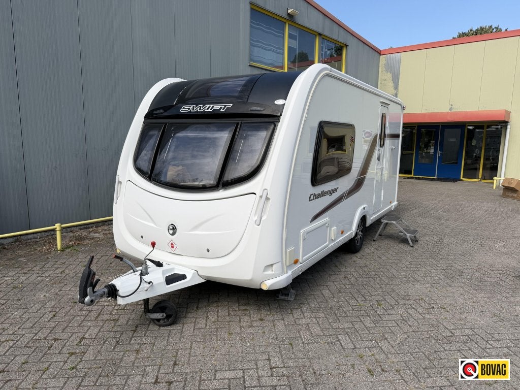 Swift Challenger 480 SR Unico, mover, fietsenrek, Caravans en Kamperen, Caravans, Schokbreker, Tot en met 2, Bedrijf, 4 tot 5 meter
