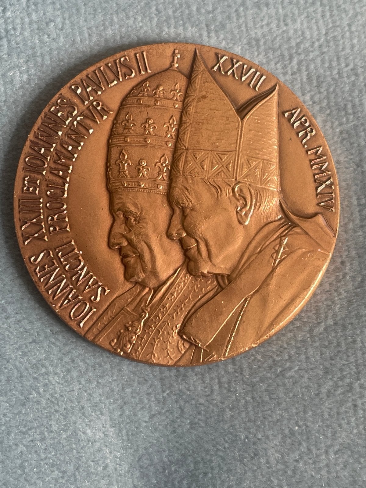 Herdenkingsmunt Paus Johannes Paulus II en Paus Franciscus, Postzegels en Munten, Ophalen of Verzenden, Brons, Buitenland
