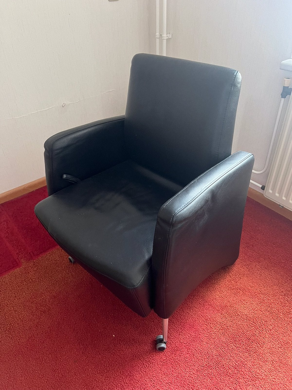 Verstelbaar fauteuil van zwart leer, Huis en Inrichting, Ophalen, Gebruikt, 50 tot 75 cm, Leer