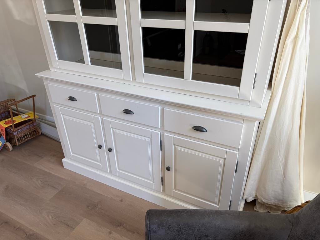 Gratis: Witte buffetkast met glazen deuren en lades, Ophalen, Gebruikt, 100 tot 150 cm, Met lade(s)