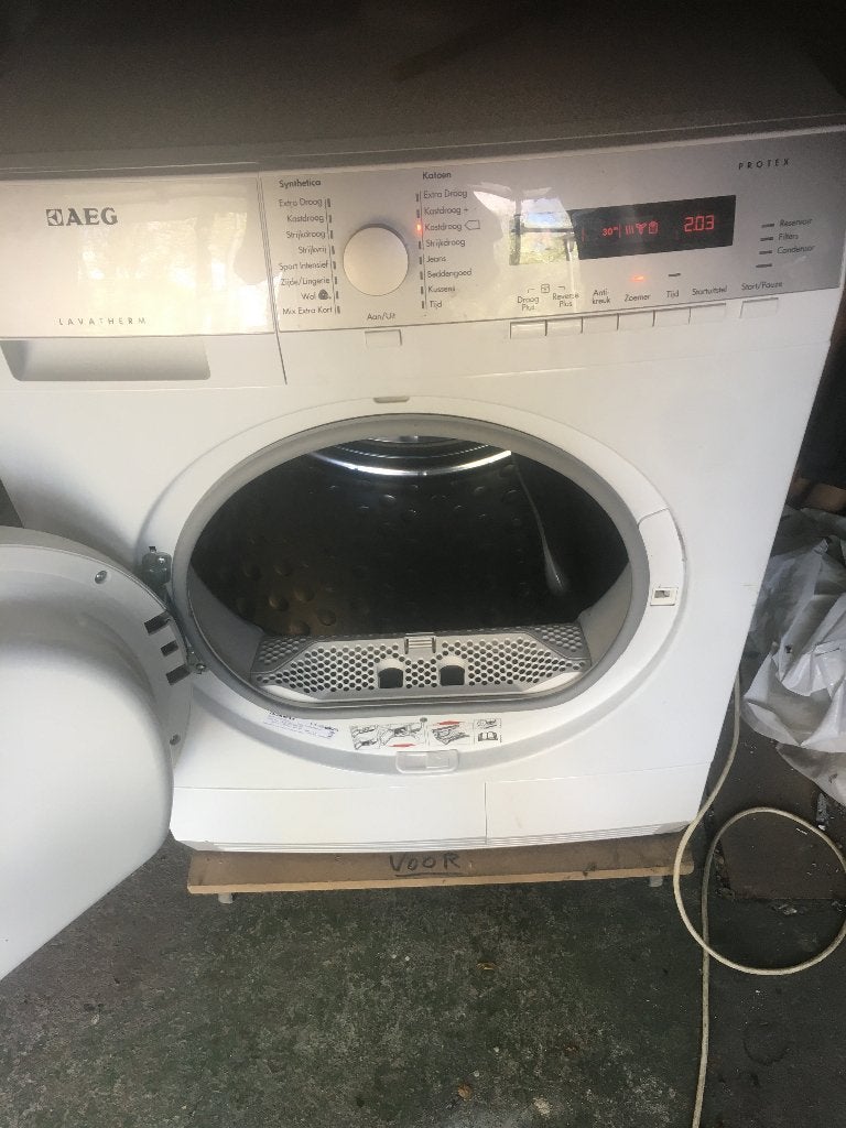 AEG wasdroger met warmtepomp, goedwerkend en energiezuinig, Ophalen, Minder dan 85 cm, 8 tot 10 kg, Zo goed als nieuw