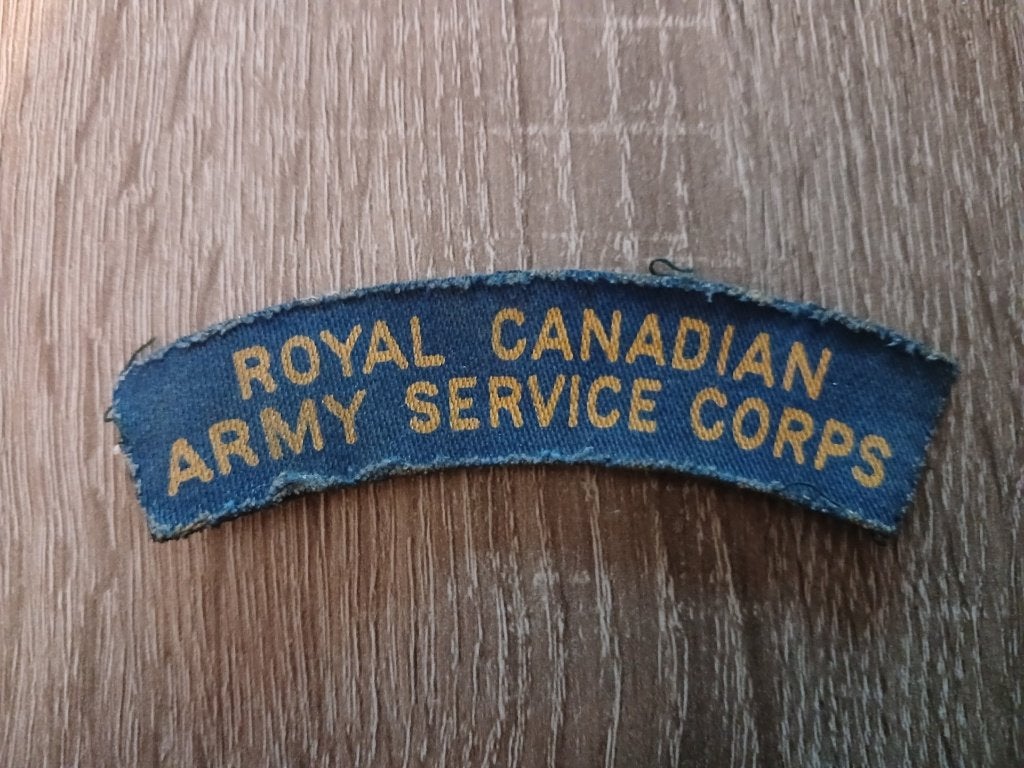 Schouderembleem Royal Canadian Army Service Corps, Verzamelen, Ophalen of Verzenden, Landmacht, Engeland, Embleem of Badge