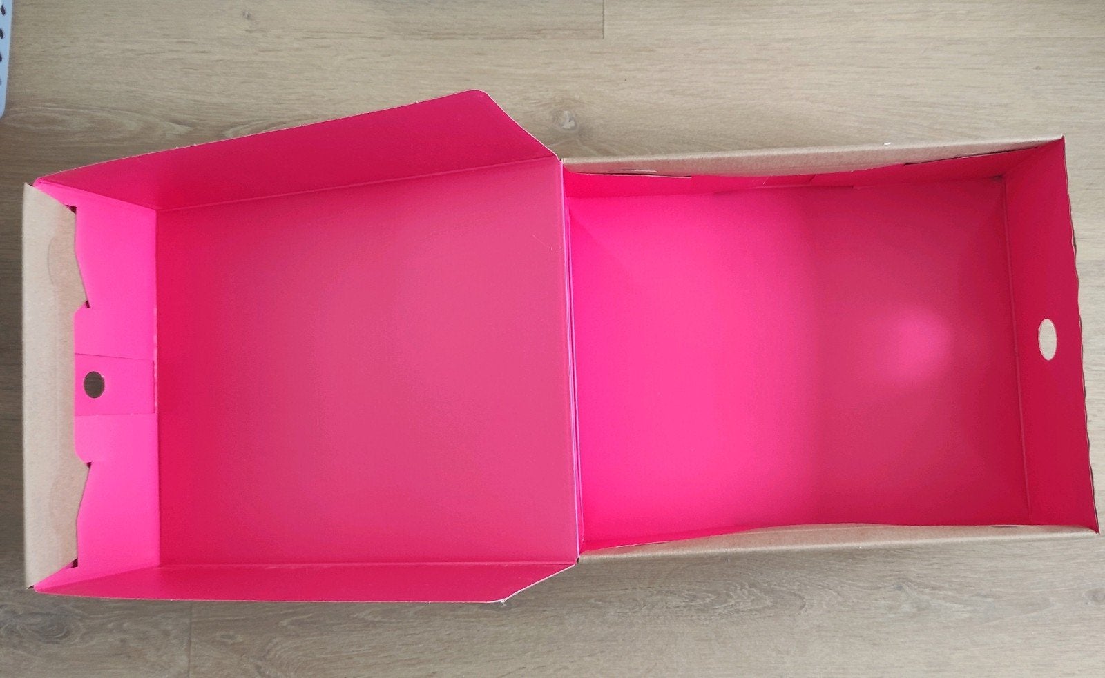 Stevige kartonnen Doos LÄST (Deens Merk), Roze binnenkant, Doe-het-zelf en Verbouw, Doos, Minder dan 35 cm, Minder dan 50 cm, Ophalen of Verzenden