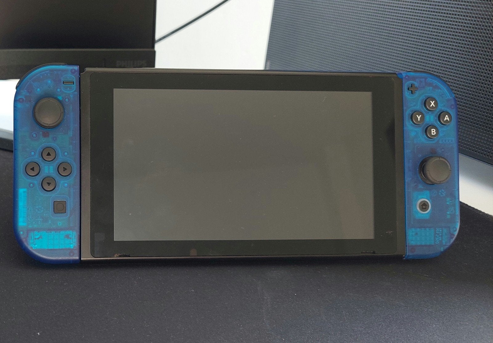 2018 Nintendo Switch met nieuwe buitenkant, Spelcomputers en Games, Spelcomputers | Nintendo Switch, Ophalen, Zo goed als nieuw