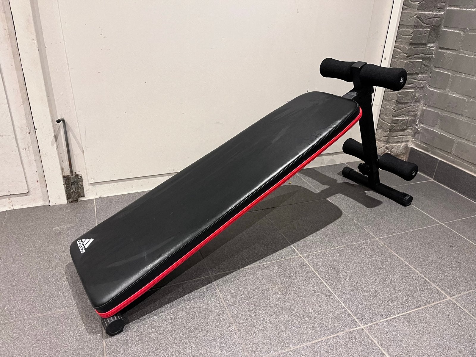 Adidas buikspierbank - Perfect voor thuistraining, Ophalen, Gebruikt, Overige typen, Buik